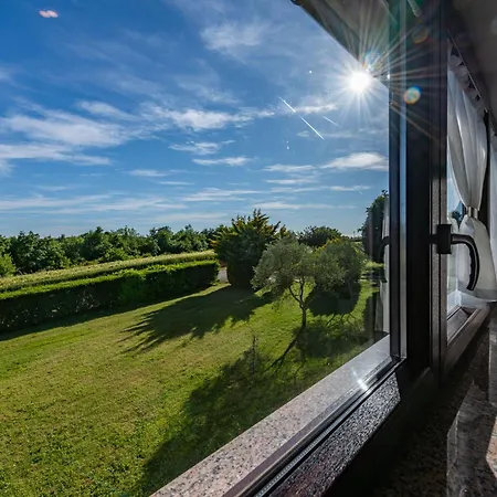 Gracija, A Charming In The Heart Of Istria Apartmán Heki